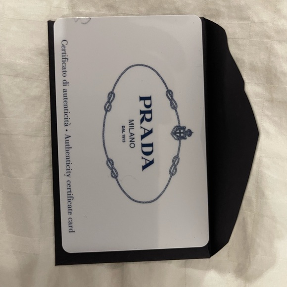 Black Saffiano Prada Wallet - 100% authentic with box and authenticity card - Picture 4 of 6